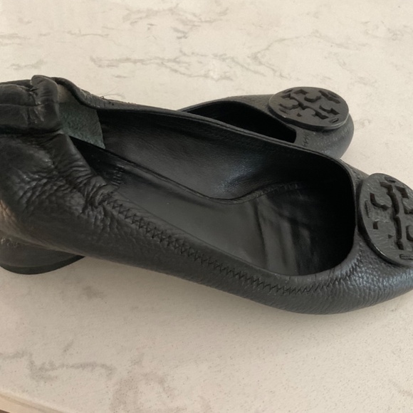 Tory Burch pebbled flat shoes - Picture 5 of 6